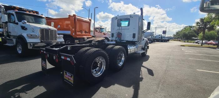 2022 Peterbilt 567 — photo 7