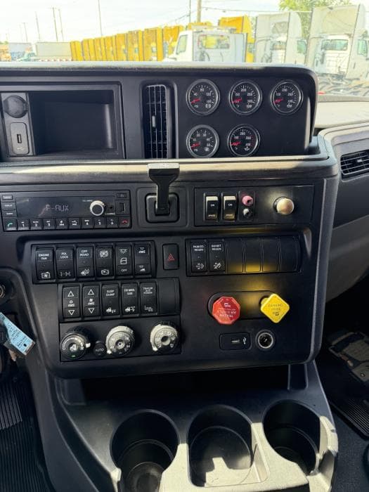 2023 International LoneStar — photo 2