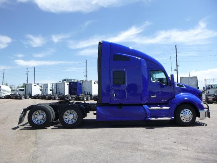 2022 Kenworth T660 — photo 7