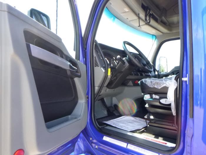 2022 Kenworth T660 — photo 13