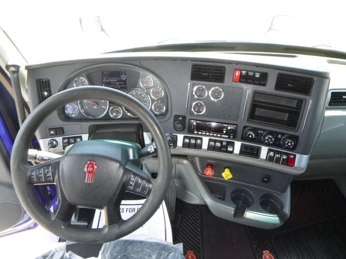 2022 Kenworth T660 — photo 16