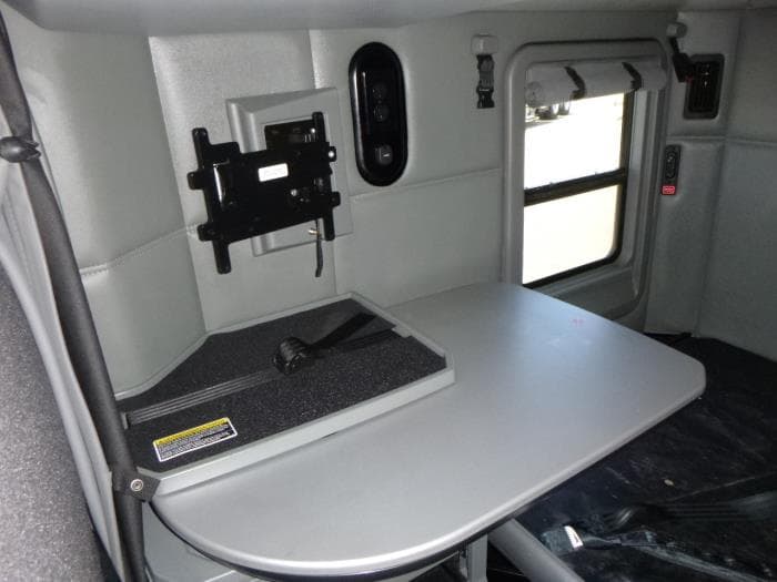 2022 Kenworth T660 — photo 21