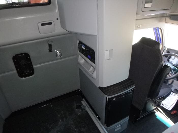 2022 Kenworth T660 — photo 22