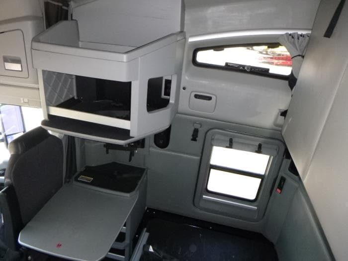 2022 Kenworth T660 — photo 24