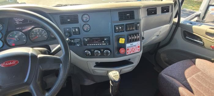 2022 Peterbilt 567 — photo 18
