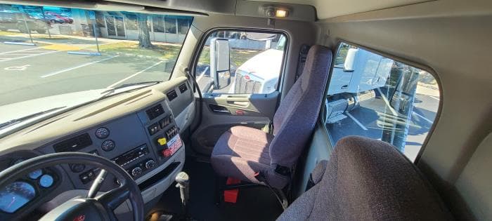 2022 Peterbilt 567 — photo 21