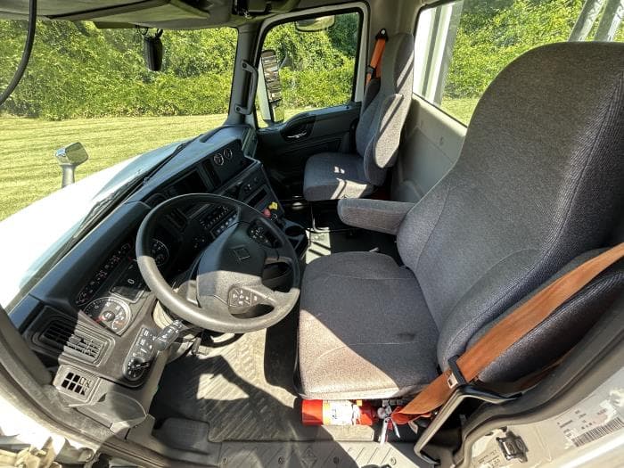 2024 International LT — photo 12