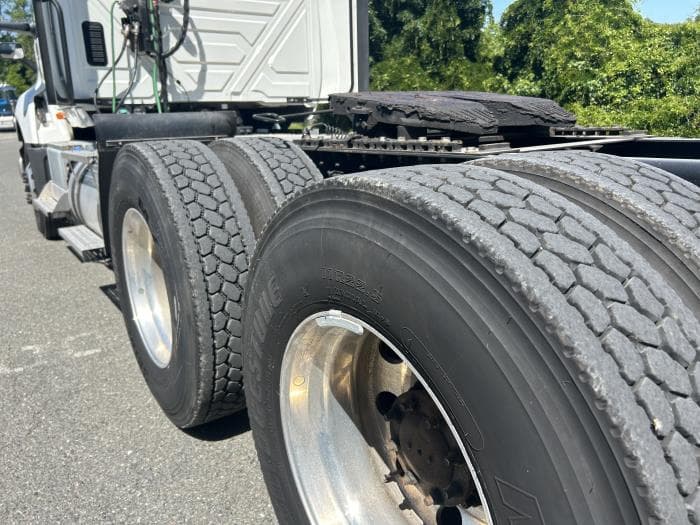 2024 International LT — photo 11
