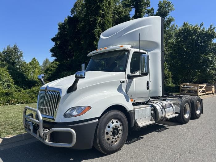 2024 International LT — photo 2
