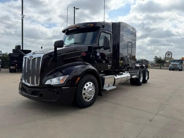 2023 Peterbilt 579 — photo 2