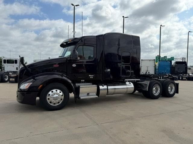 2023 Peterbilt 579 — photo 3