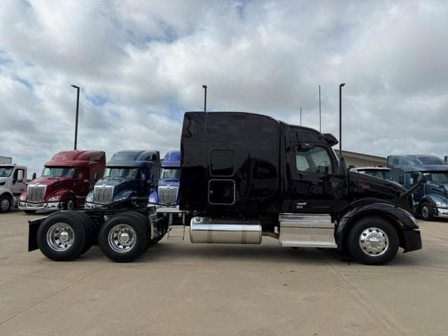 2023 Peterbilt 579 — photo 8