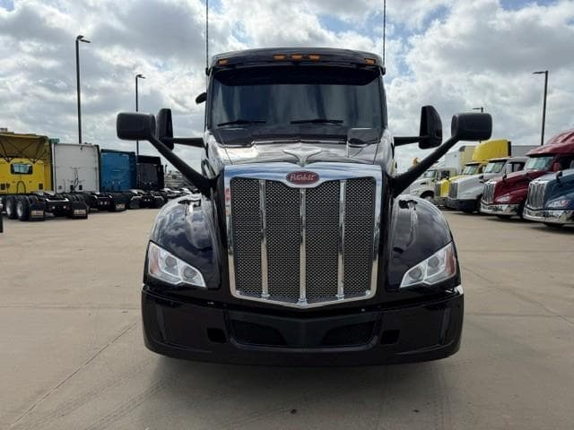 2023 Peterbilt 579 — photo 10