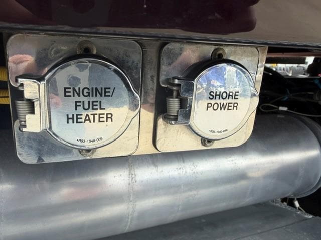 2023 Peterbilt 579 — photo 16