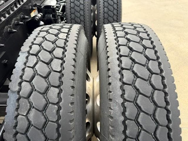 2023 Peterbilt 579 — photo 18