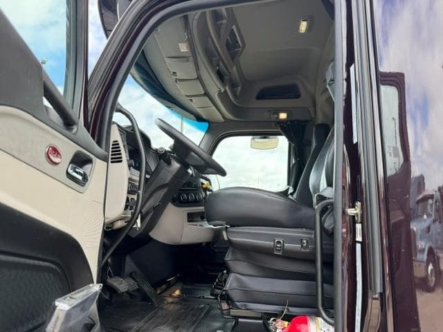 2023 Peterbilt 579 — photo 24