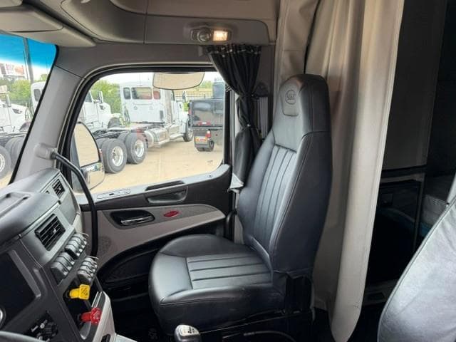 2023 Peterbilt 579 — photo 26