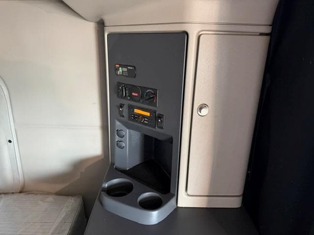 2023 Peterbilt 579 — photo 35