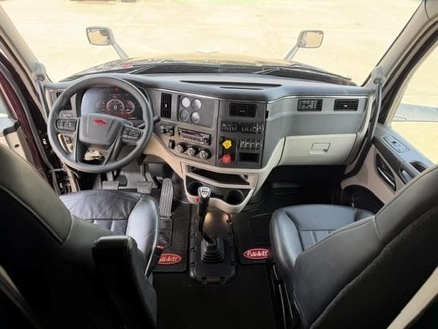 2023 Peterbilt 579 — photo 46