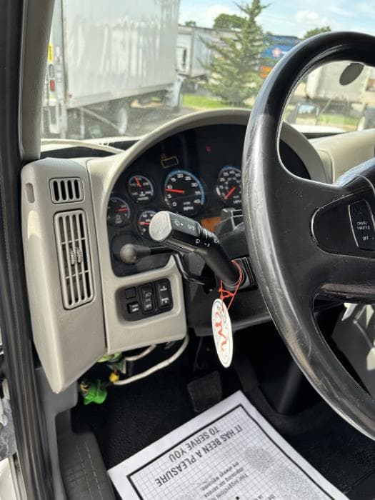 2018 International 4300 — photo 7