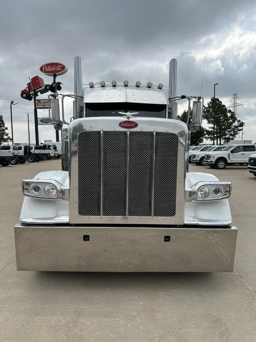 2024 Peterbilt 389 — photo 3