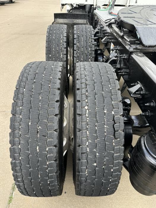 2024 Peterbilt 389 — photo 8