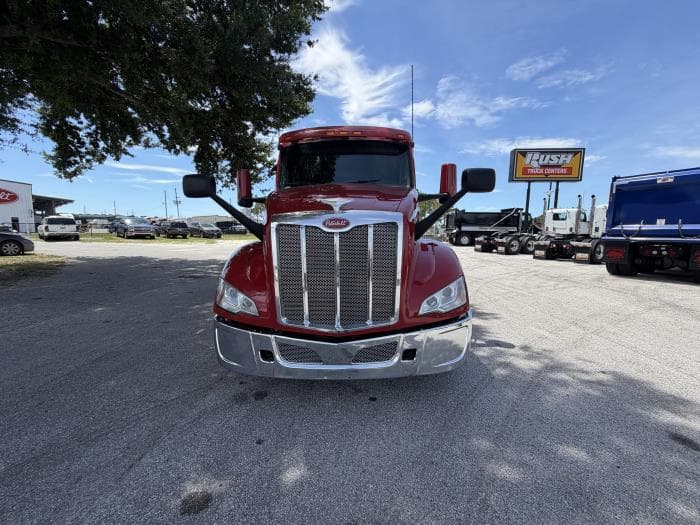 2023 Peterbilt 579 — photo 3