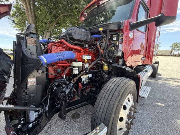 2023 Peterbilt 579 — photo 13