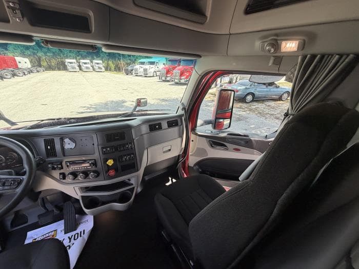 2023 Peterbilt 579 — photo 16