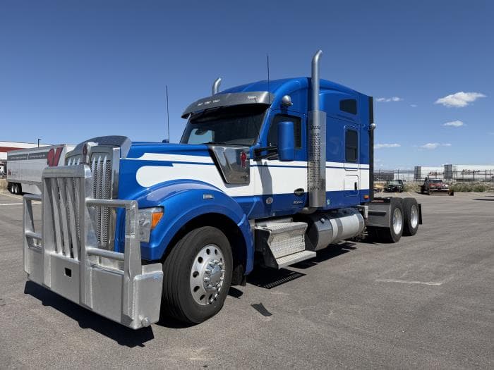 2024 Kenworth W990