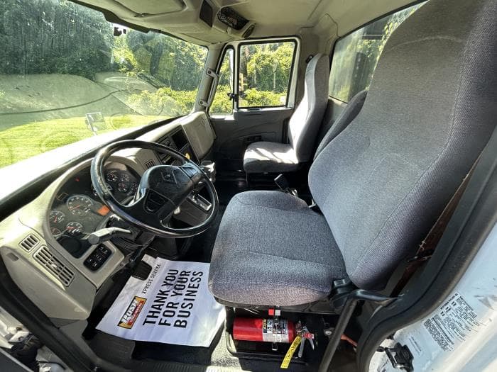 2019 International 4300 — photo 11