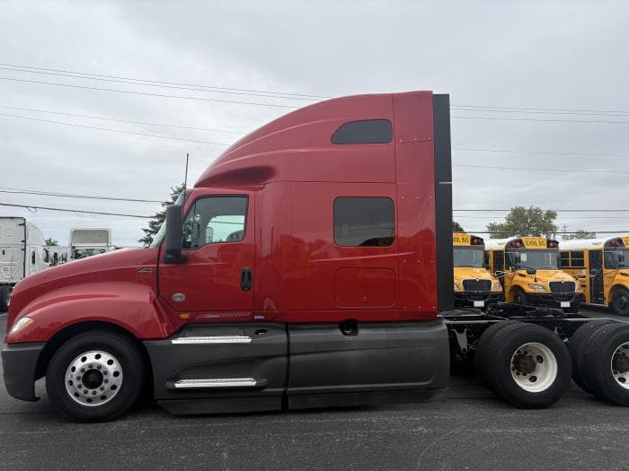 2023 International LT — photo 11