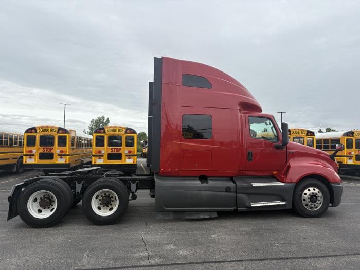 2023 International LT — photo 13