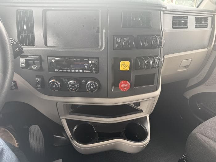 2023 Peterbilt 579 — photo 7