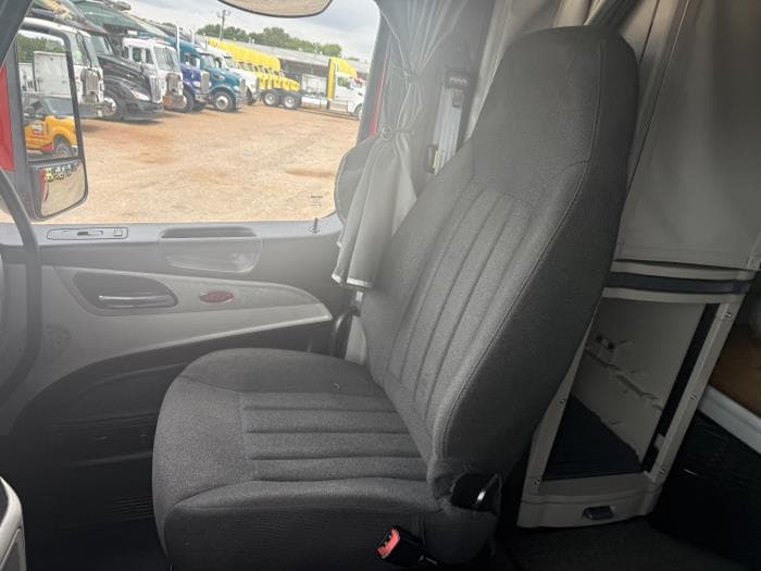 2023 Peterbilt 579 — photo 9