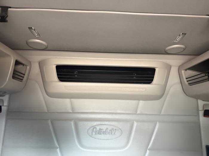 2023 Peterbilt 579 — photo 13