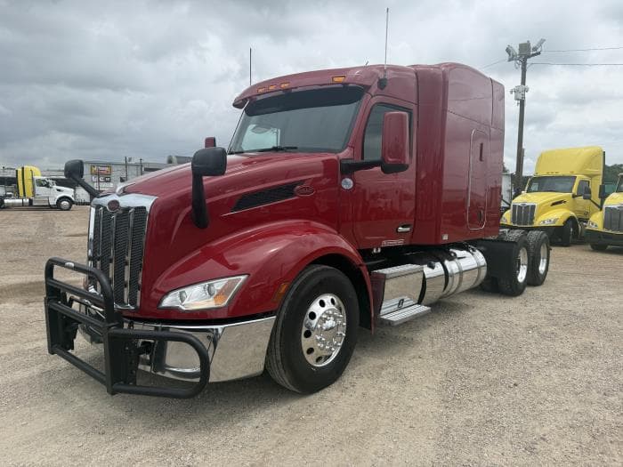 2023 Peterbilt 579 — photo 2