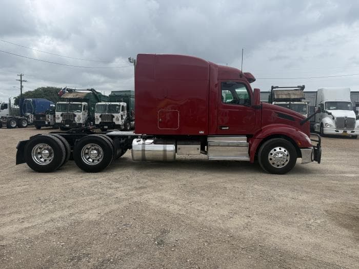 2023 Peterbilt 579 — photo 29