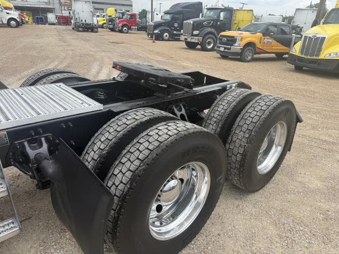 2023 Peterbilt 579 — photo 45