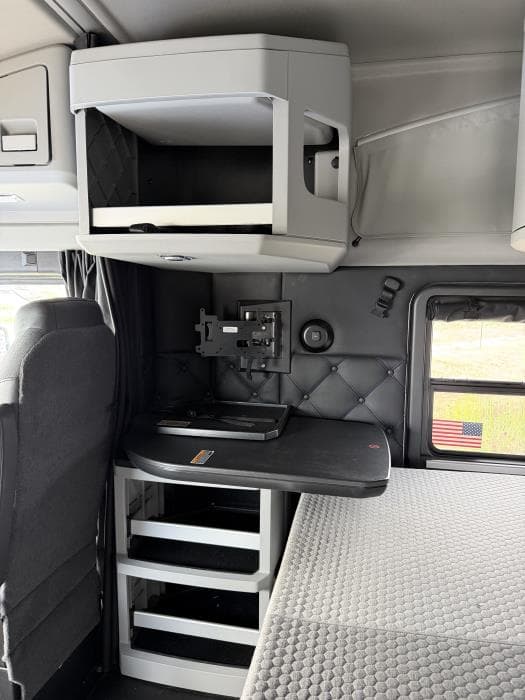 2024 Kenworth W990 — photo 24
