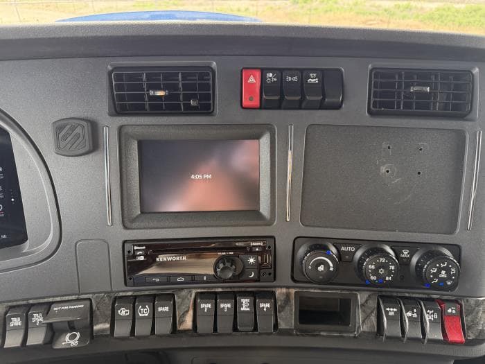 2024 Kenworth W990 — photo 18
