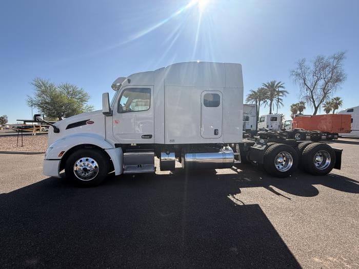 2022 Peterbilt 579 — photo 3