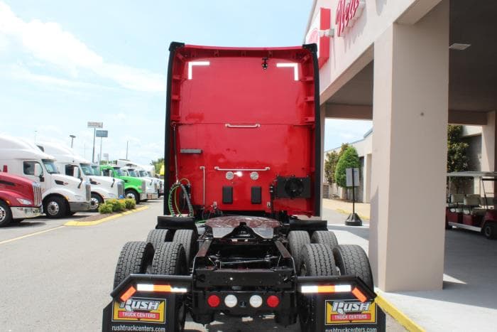 2022 Kenworth T680 — photo 6