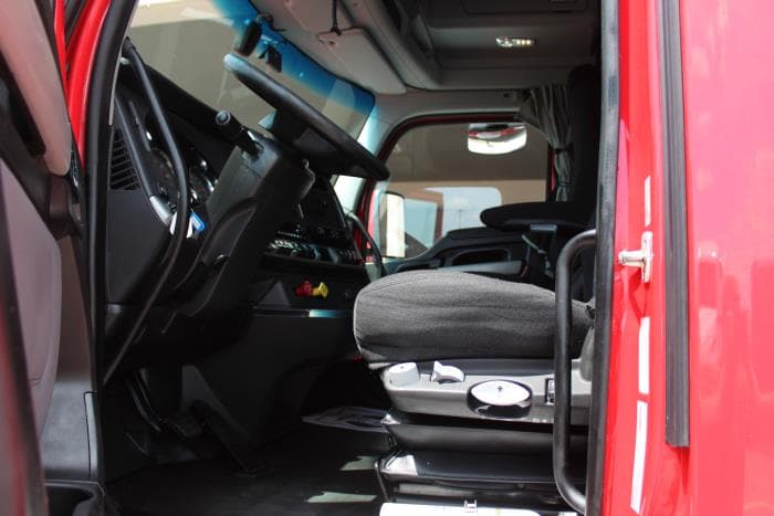 2022 Kenworth T680 — photo 9