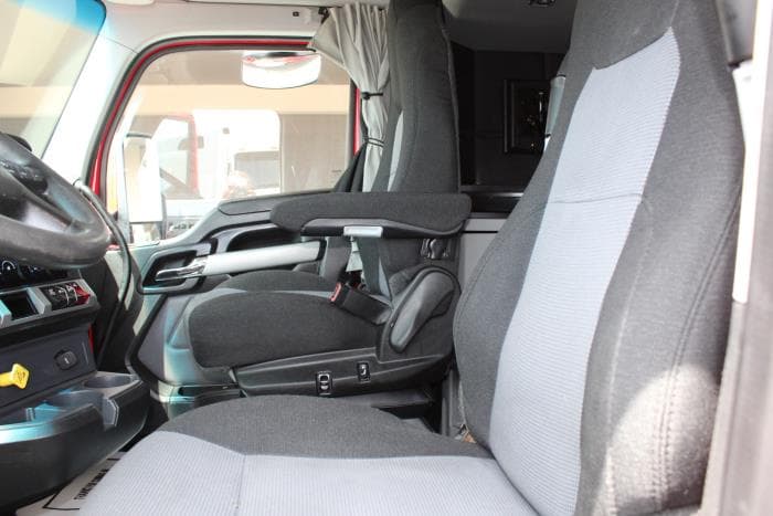 2022 Kenworth T680 — photo 10