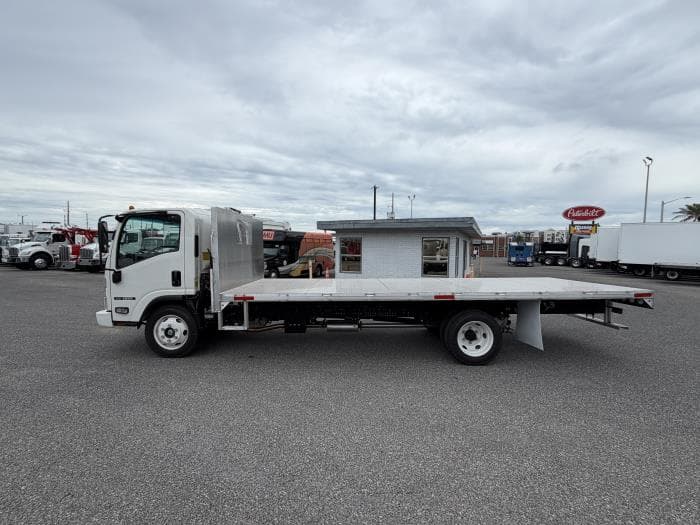 2025 Isuzu NRR in Orlando, FL — photo 3