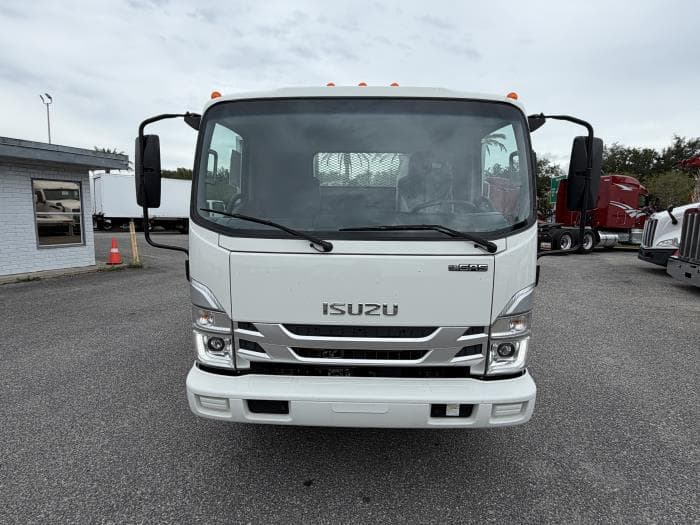 2025 Isuzu NRR in Orlando, FL — photo 9