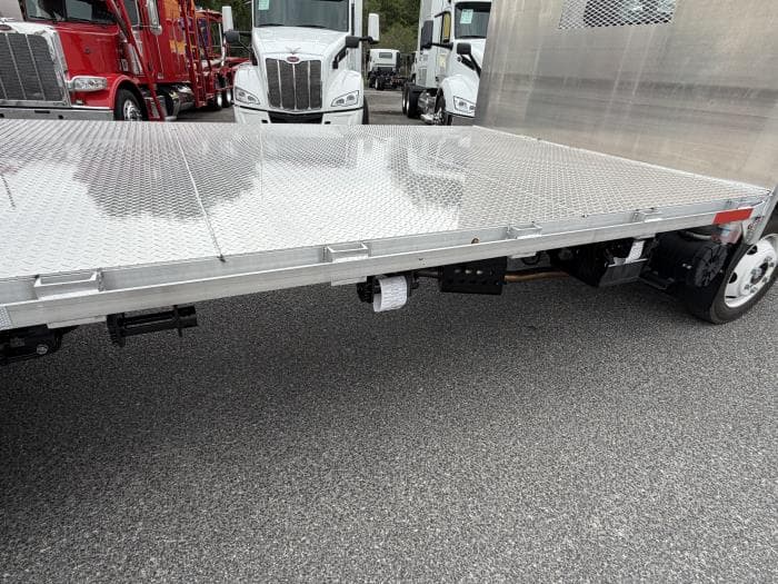 2025 Isuzu NRR in Orlando, FL — photo 13