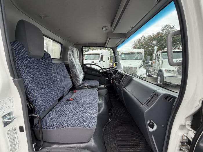 2025 Isuzu NRR in Orlando, FL — photo 16