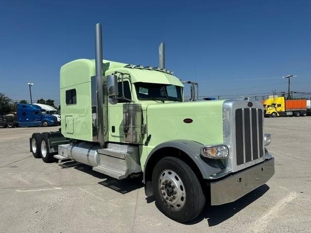 2023 Peterbilt 389 — photo 4